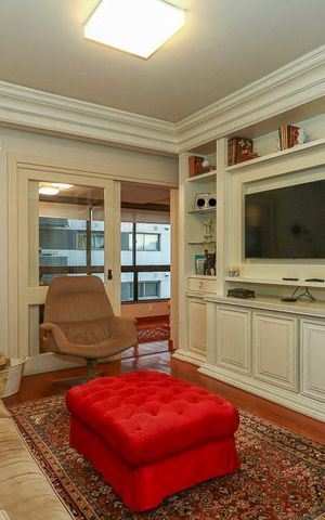Apartamento à venda com 304m², 3 quartos e 4 vagasSala de TV