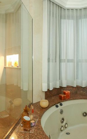 Apartamento à venda com 304m², 3 quartos e 4 vagasBanheiro Suíte master