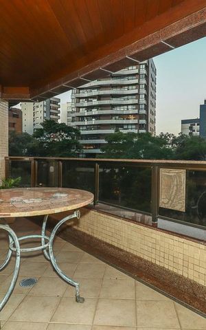 Apartamento à venda com 304m², 3 quartos e 4 vagasVaranda da Sala