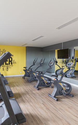 Apartamento à venda com 38m², 2 quartos e 1 vaga Apartamento à venda com 38m², 2 quartos e 1 vagaÁrea comum - Academia