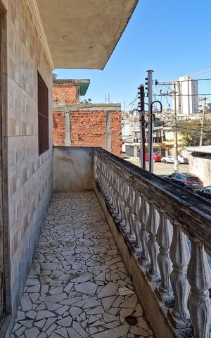 Casa à venda com 111m², 5 quartos e 3 vagas Casa à venda com 111m², 5 quartos e 3 vagasCorredor Externo