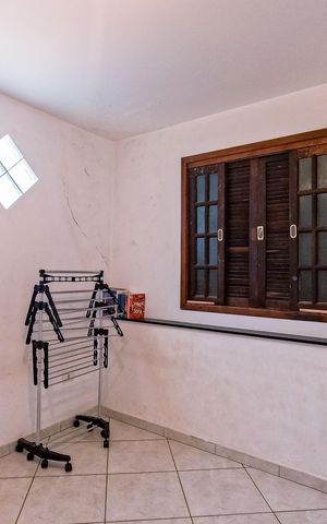 Casa à venda com 111m², 5 quartos e 3 vagas Casa à venda com 111m², 5 quartos e 3 vagasQuarto 1
