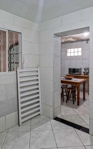 Casa à venda com 111m², 5 quartos e 3 vagas Casa à venda com 111m², 5 quartos e 3 vagasÁrea de Serviço 1