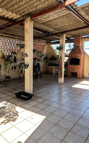 Casa à venda com 111m², 5 quartos e 3 vagas Casa à venda com 111m², 5 quartos e 3 vagasChurrasqueira