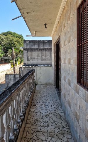 Casa à venda com 111m², 5 quartos e 3 vagas Casa à venda com 111m², 5 quartos e 3 vagasCorredor Externo