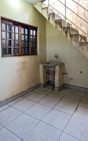Casa à venda com 111m², 5 quartos e 3 vagas Casa à venda com 111m², 5 quartos e 3 vagasÁrea de Serviço 3