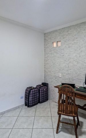 Casa à venda com 111m², 5 quartos e 3 vagas Casa à venda com 111m², 5 quartos e 3 vagasEscritório