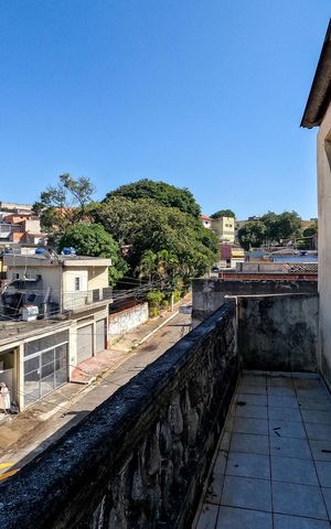 Casa à venda com 111m², 5 quartos e 3 vagas Casa à venda com 111m², 5 quartos e 3 vagasCorredor Externo