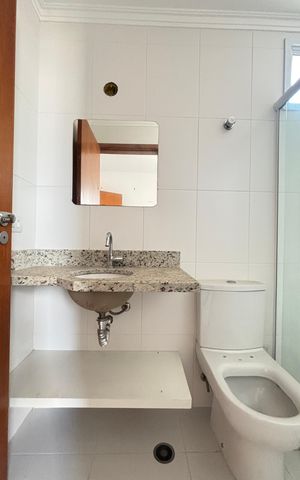 Apartamento à venda com 60m², 2 quartos e 2 vagas Apartamento à venda com 60m², 2 quartos e 2 vagasBanheiro da Suíte