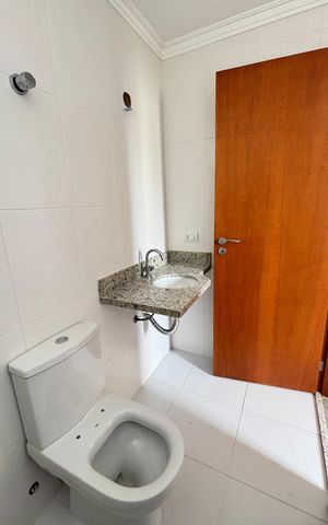 Apartamento à venda com 60m², 2 quartos e 2 vagas Apartamento à venda com 60m², 2 quartos e 2 vagasBanheiro da Suíte