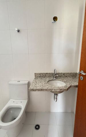 Apartamento à venda com 60m², 2 quartos e 2 vagas Apartamento à venda com 60m², 2 quartos e 2 vagasBanheiro da Suíte