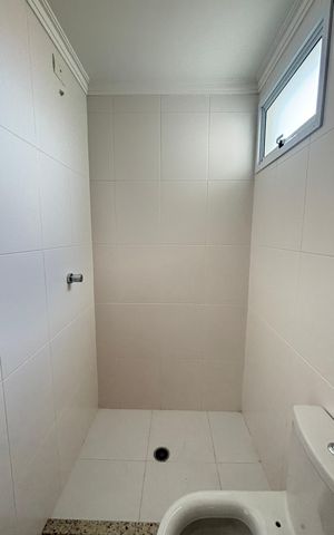 Apartamento à venda com 60m², 2 quartos e 2 vagas Apartamento à venda com 60m², 2 quartos e 2 vagasBanheiro da Suíte