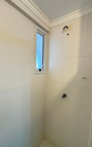 Apartamento à venda com 60m², 2 quartos e 2 vagas Apartamento à venda com 60m², 2 quartos e 2 vagasBanheiro