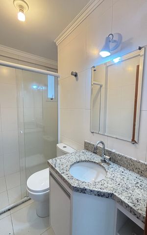 Apartamento à venda com 60m², 2 quartos e 2 vagas Apartamento à venda com 60m², 2 quartos e 2 vagasBanheiro