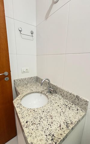 Apartamento à venda com 60m², 2 quartos e 2 vagas Apartamento à venda com 60m², 2 quartos e 2 vagasBanheiro da Suíte