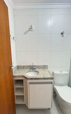 Apartamento à venda com 60m², 2 quartos e 2 vagas Apartamento à venda com 60m², 2 quartos e 2 vagasBanheiro da Suíte