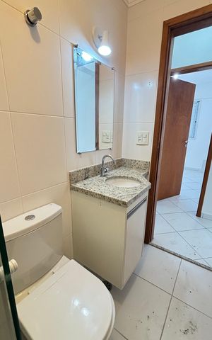 Apartamento à venda com 60m², 2 quartos e 2 vagas Apartamento à venda com 60m², 2 quartos e 2 vagasBanheiro
