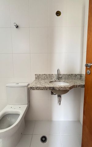 Apartamento à venda com 60m², 2 quartos e 2 vagas Apartamento à venda com 60m², 2 quartos e 2 vagasBanheiro da Suíte