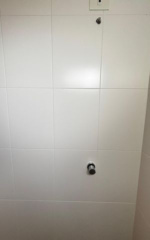 Apartamento à venda com 60m², 2 quartos e 2 vagas Apartamento à venda com 60m², 2 quartos e 2 vagasBanheiro da Suíte
