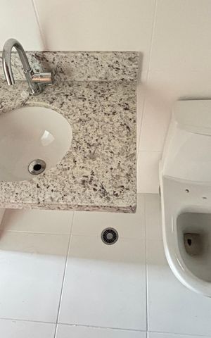 Apartamento à venda com 60m², 2 quartos e 2 vagas Apartamento à venda com 60m², 2 quartos e 2 vagasBanheiro
