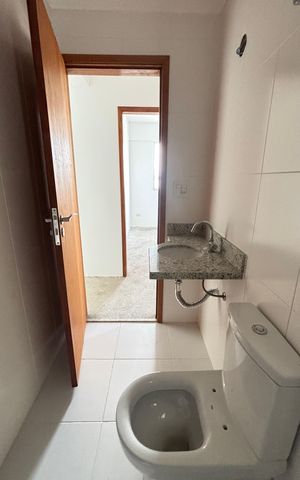 Apartamento à venda com 60m², 2 quartos e 2 vagas Apartamento à venda com 60m², 2 quartos e 2 vagasBanheiro