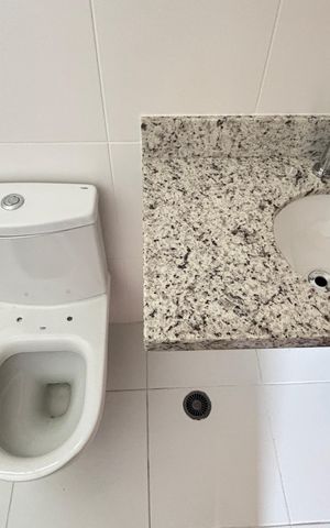 Apartamento à venda com 60m², 2 quartos e 2 vagas Apartamento à venda com 60m², 2 quartos e 2 vagasBanheiro da Suíte