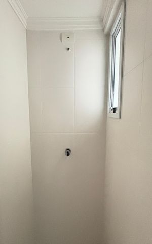 Apartamento à venda com 60m², 2 quartos e 2 vagas Apartamento à venda com 60m², 2 quartos e 2 vagasBanheiro