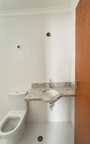Apartamento à venda com 60m², 2 quartos e 2 vagas Apartamento à venda com 60m², 2 quartos e 2 vagasBanheiro da Suíte