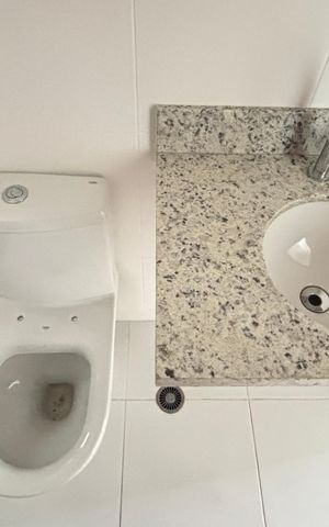 Apartamento à venda com 60m², 2 quartos e 2 vagas Apartamento à venda com 60m², 2 quartos e 2 vagasBanheiro