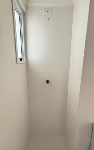 Apartamento à venda com 60m², 2 quartos e 2 vagas Apartamento à venda com 60m², 2 quartos e 2 vagasBanheiro