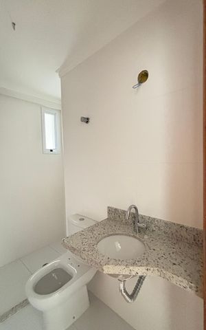 Apartamento à venda com 60m², 2 quartos e 2 vagas Apartamento à venda com 60m², 2 quartos e 2 vagasBanheiro