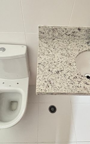 Apartamento à venda com 60m², 2 quartos e 2 vagas Apartamento à venda com 60m², 2 quartos e 2 vagasBanheiro da Suíte