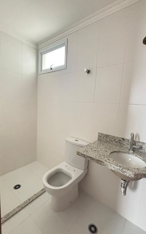 Apartamento à venda com 60m², 2 quartos e 2 vagas Apartamento à venda com 60m², 2 quartos e 2 vagasBanheiro da Suíte