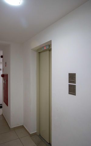 Apartamento à venda com 65m², 2 quartos e 1 vagaHall de entrada