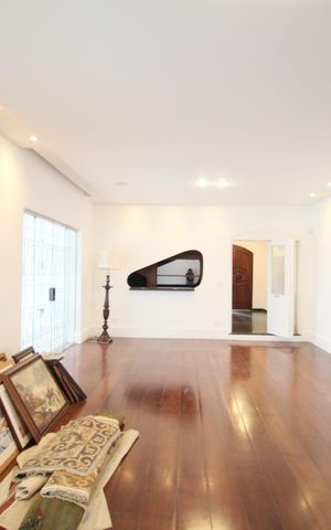 Casa à venda com 374m², 4 quartos e 5 vagasSala 2