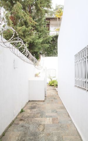 Casa à venda com 374m², 4 quartos e 5 vagasCorredor
