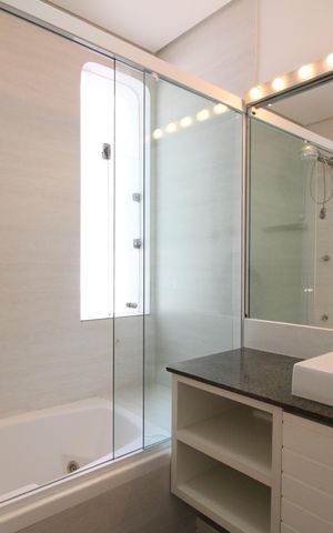 Casa à venda com 374m², 4 quartos e 5 vagasBanheiro 4