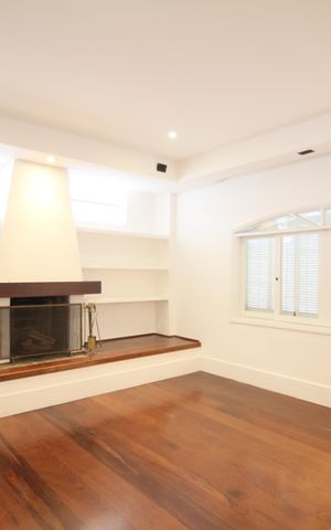 Casa à venda com 374m², 4 quartos e 5 vagasSala 1