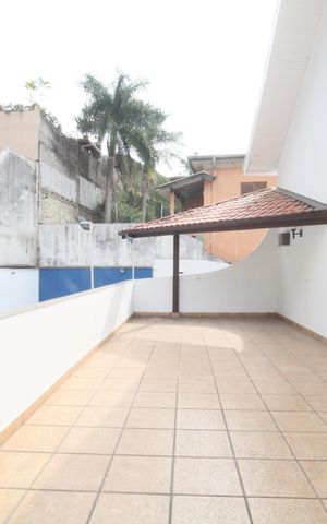 Casa à venda com 374m², 4 quartos e 5 vagasTerraço