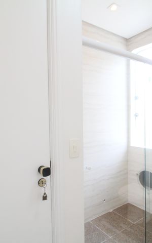 Casa à venda com 374m², 4 quartos e 5 vagasBanheiro 3