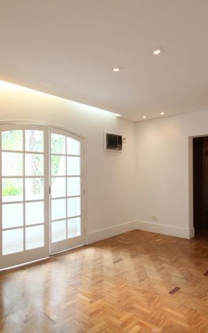 Casa à venda com 374m², 4 quartos e 5 vagasSuíte 1