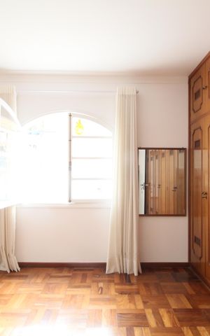 Casa à venda com 374m², 4 quartos e 5 vagasSuíte 2