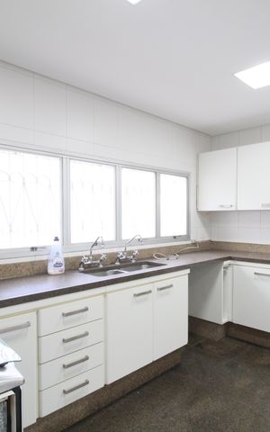 Casa à venda com 374m², 4 quartos e 5 vagasCozinha