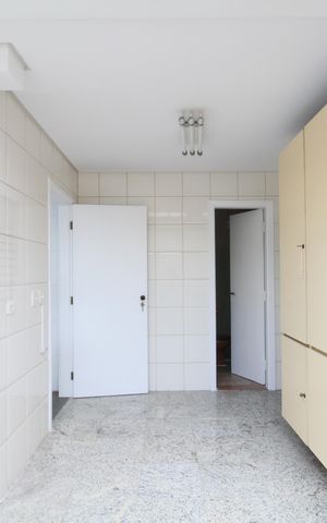 Casa à venda com 374m², 4 quartos e 5 vagasÁrea de Serviço
