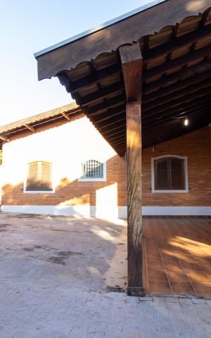 Casa à venda com 420m², 3 quartos e 6 vagas Casa à venda com 420m², 3 quartos e 6 vagasÁrea externa