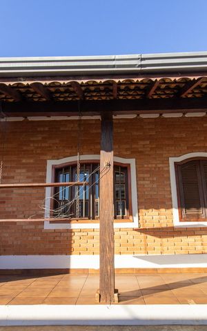 Casa à venda com 420m², 3 quartos e 6 vagas Casa à venda com 420m², 3 quartos e 6 vagasÁrea externa