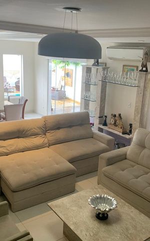 Casa de condomínio à venda com 396m², 3 quartos e 2 vagas Casa de condomínio à venda com 396m², 3 quartos e 2 vagasSala