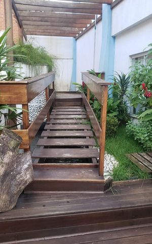 Casa de condomínio à venda com 396m², 3 quartos e 2 vagas Casa de condomínio à venda com 396m², 3 quartos e 2 vagasÁrea Externa