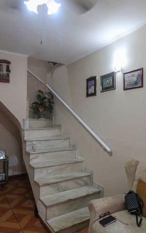 Casa à venda com 139m², 2 quartos e 2 vagasSala