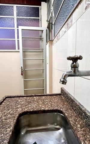 Casa à venda com 320m², 4 quartos e 3 vagas Casa à venda com 320m², 4 quartos e 3 vagas Edícula Cozinha